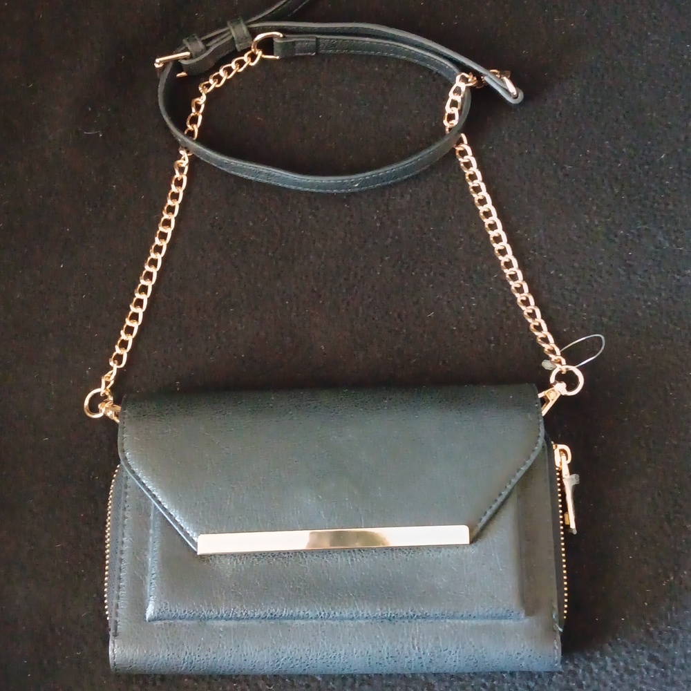 Crossbody black adjustable strap purse